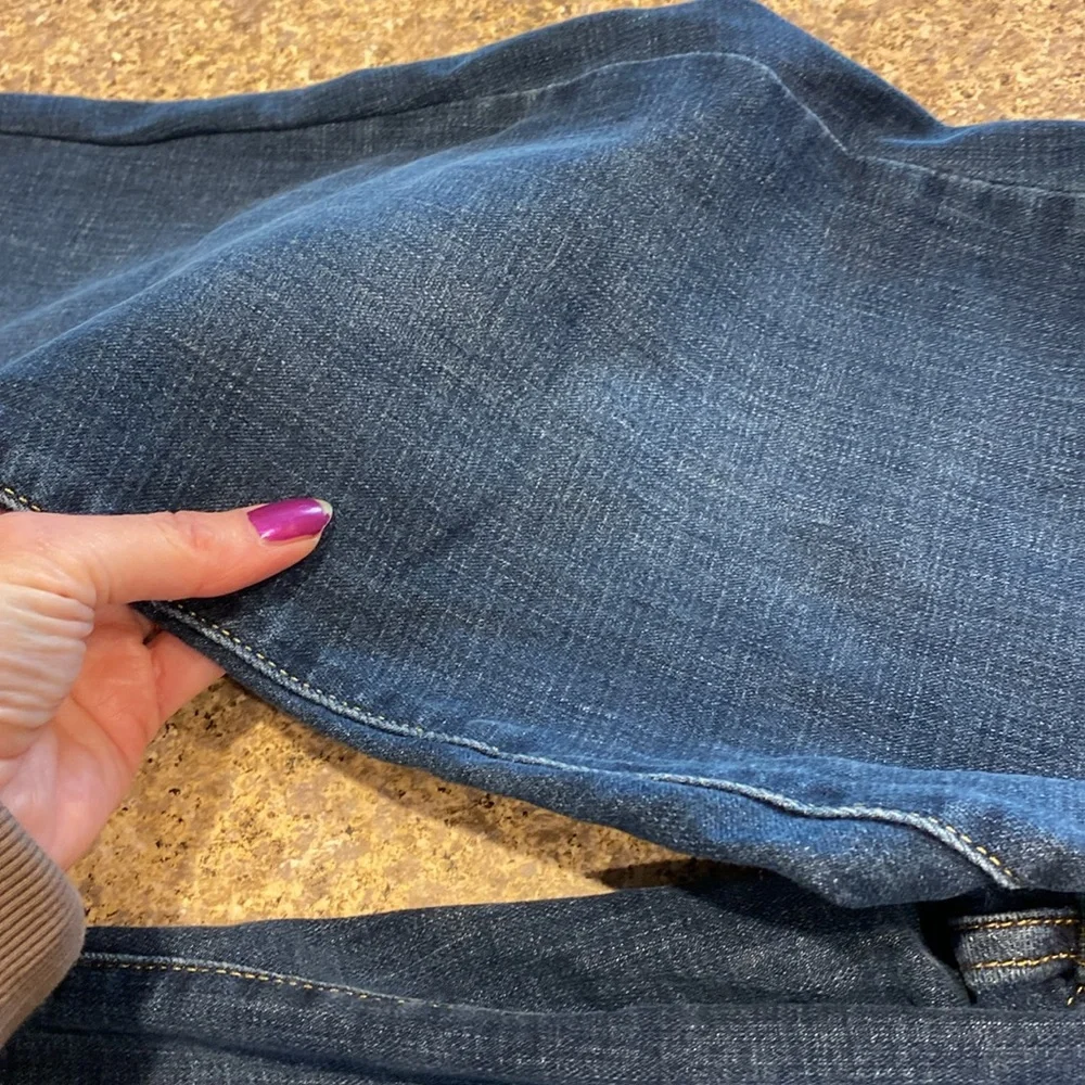 Levi’s Classic Blue Jeans 6  Tag says Bootcut? Hemmed? - Picture 8 of 17
